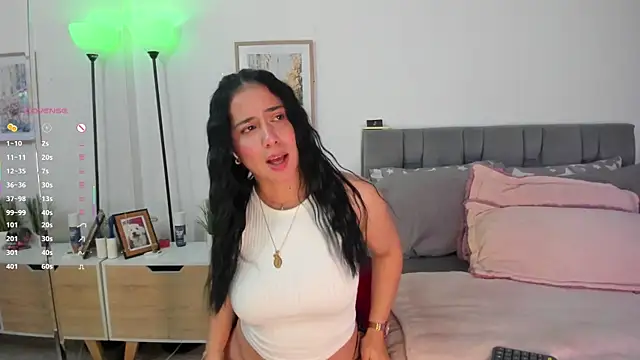 Gigi-bom's Live XXX Chat