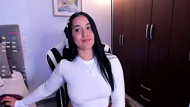 Gigi-bom's Live XXX Chat