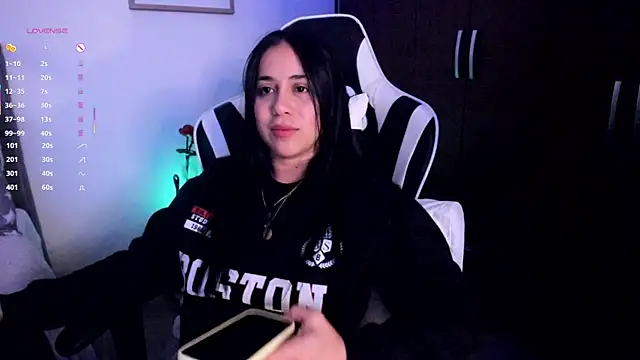Gigi-bom's Live XXX Chat