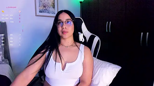 Gigi-bom's Live XXX Chat