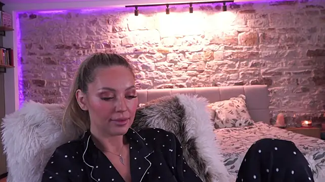 JoanneGG Adlı Modelin Web Kamerası Şovu