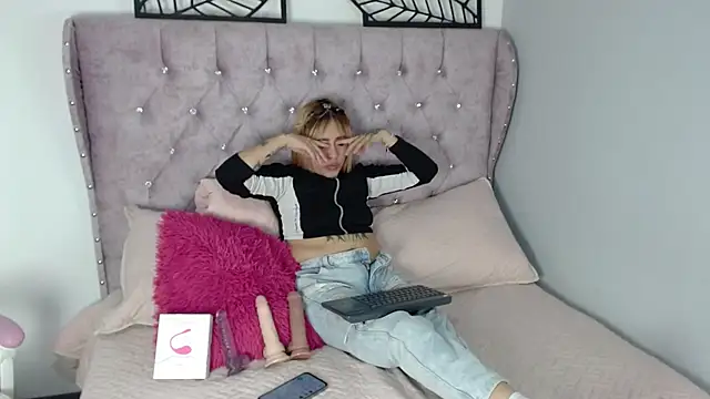Chatroom XXX en direct de katty-candyy