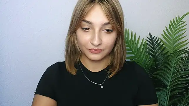 veryshygirl Show in webcam