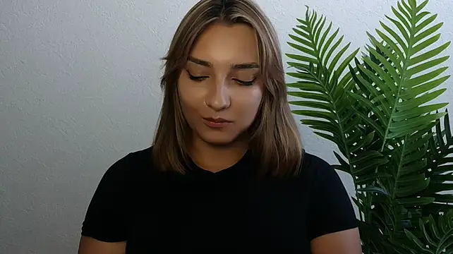 veryshygirl Adlı Modelin Canlı XXX Sohbeti