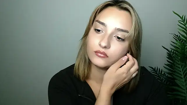 veryshygirl Chat XXX in diretta