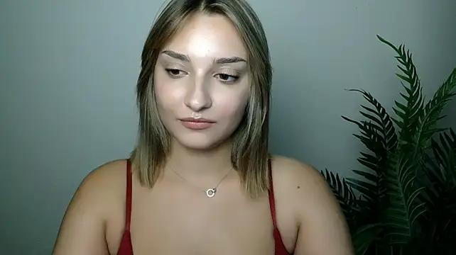 צ'אט XXX בשידור חי של veryshygirl