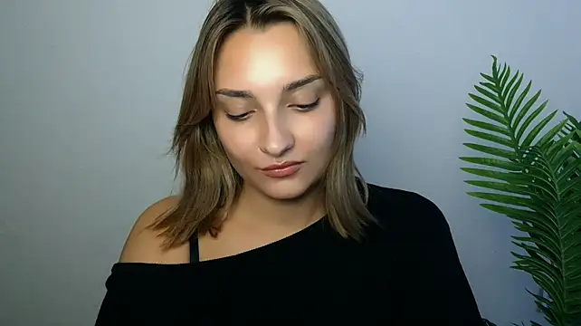 veryshygirl Adlı Modelin Canlı XXX Sohbeti