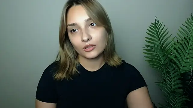 veryshygirl's Webcam Show