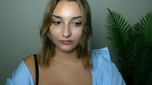 veryshygirl Adlı Modelin Canlı XXX Sohbeti