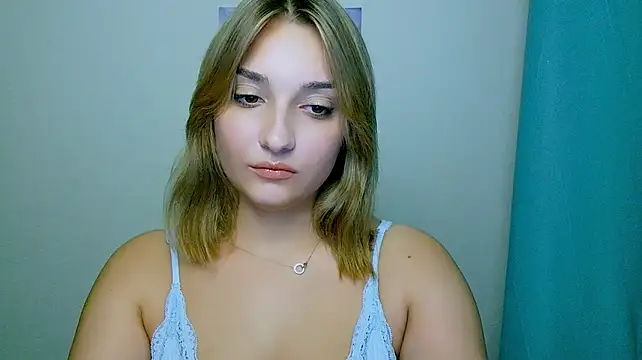 Pokazy przed kamerką – veryshygirl