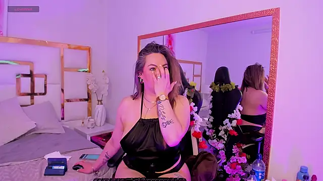 AvaMiia 라이브 XXX 채팅