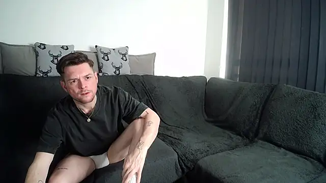 twotwinkhusbandss Show in webcam