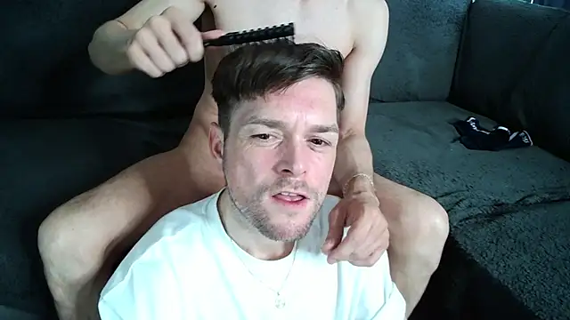 twotwinkhusbandss' Webcam Show
