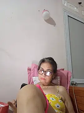 Show modela Hotestlove na web-kameri