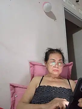 הופעת וובקאם של Hotestlove
