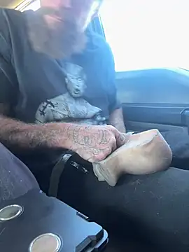 Crackkers Show in webcam
