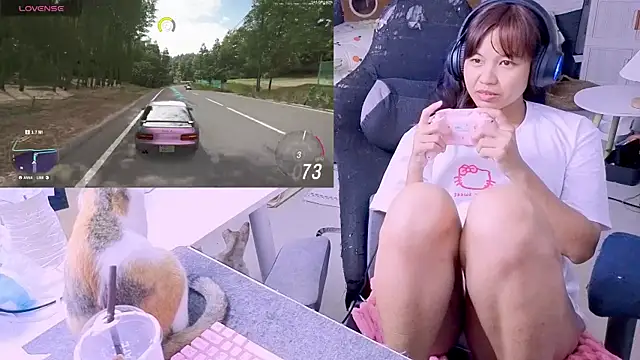 Kana_G Pertunjukan Webcam