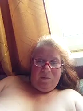 SquirrelFine's Webcam Show
