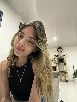 IsadoraGalle_'s Live XXX Chat
