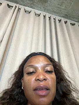 slimcateee Show in webcam
