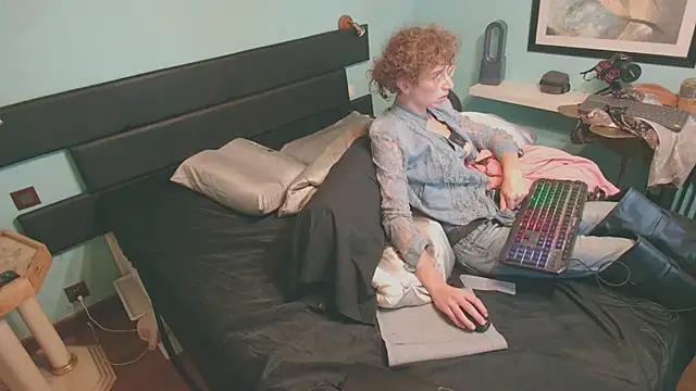 Prxscillia_Tx Show in webcam