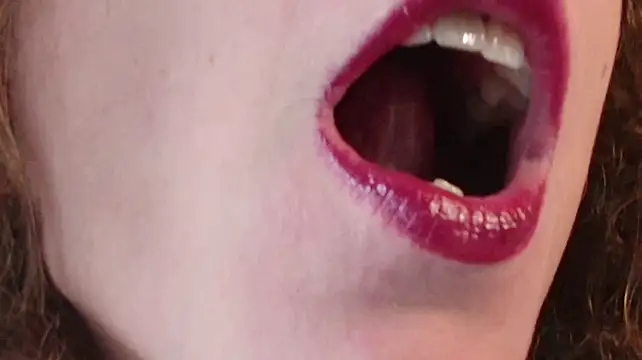 Prxscillia_Tx Show in webcam
