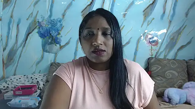 XXX chat uživo modela Indian_tracy