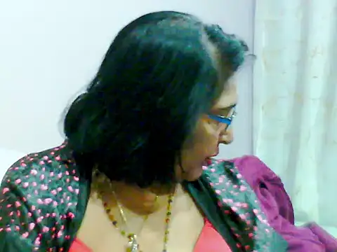 sexy69hotmum Show in webcam