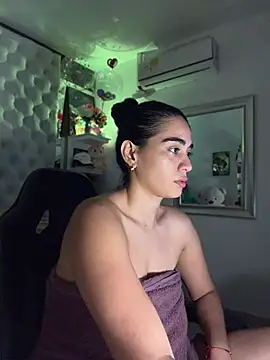 ZarahEvans' Live XXX Chat