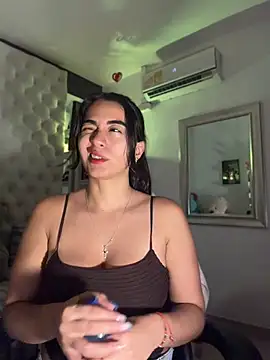 ZarahEvans' Live XXX Chat