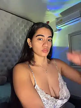 Chat XXX en directo de ZarahEvans