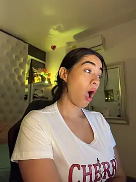 ZarahEvans' Live XXX Chat