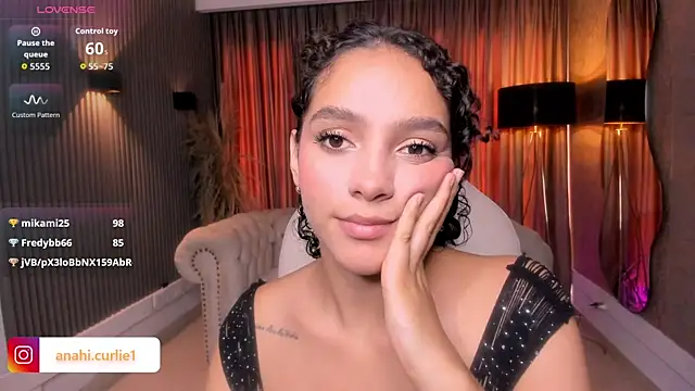 Chat +18 de anahi_curlie1 ao vivo