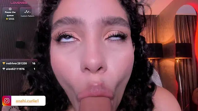 Czat XXX na żywo – anahi_curlie1