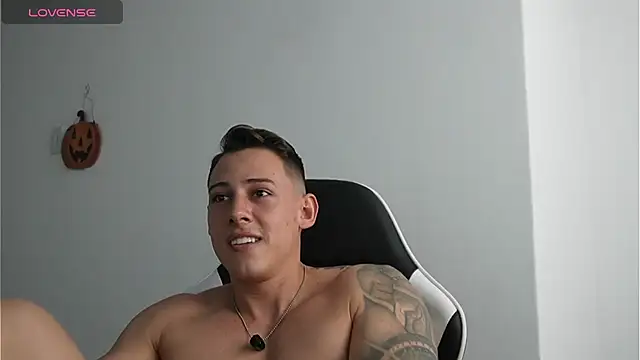 Muscle_King_Cum Show in webcam