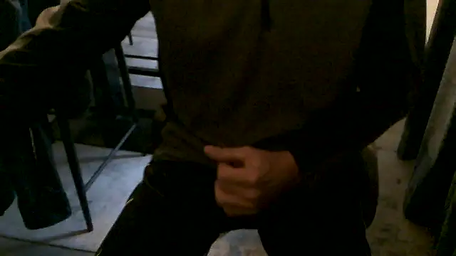 hornyman18cm39 Show Webcam