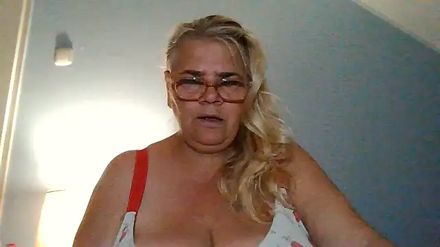 hotladymoon Webcamshow