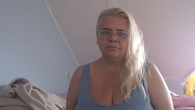 hotladymoon – Live XXX-chat