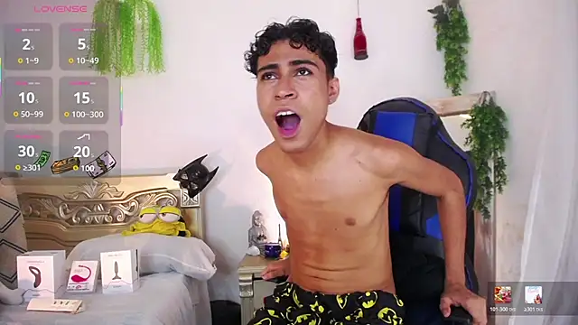 huge_armound Webcamshow