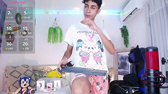 huge_armound Chat XXX live