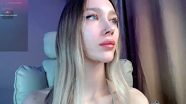 XXX chat uživo modela Des_ch