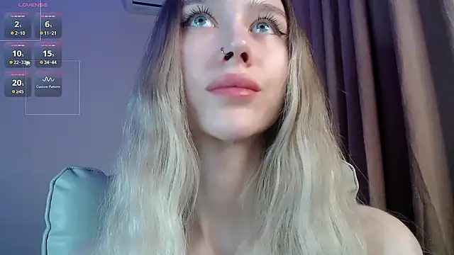 Des_ch Adlı Modelin Canlı Sohbet Odası