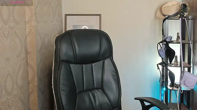 Cookiecutterdomme's Live Chat Room