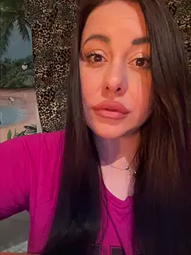 DaisyStreet live XXX chat
