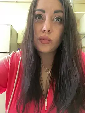 DaisyStreet Adlı Modelin Canlı XXX Sohbeti
