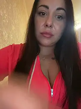 DaisyStreet Adlı Modelin Canlı XXX Sohbeti