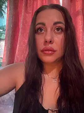 DaisyStreet Adlı Modelin Canlı XXX Sohbeti
