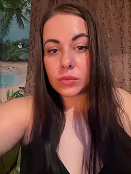 DaisyStreet Adlı Modelin Canlı XXX Sohbeti