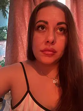 DaisyStreet Adlı Modelin Canlı XXX Sohbeti
