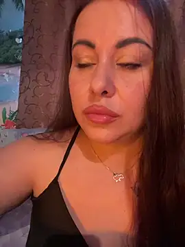 DaisyStreet live XXX chat